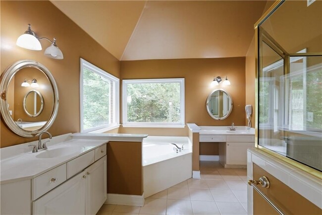 Photo - 1452 Crown Terrace