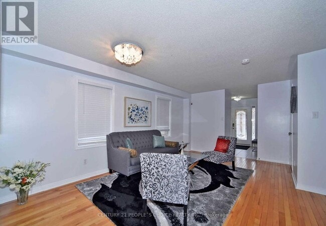 Photo - 20 National Pine Dr