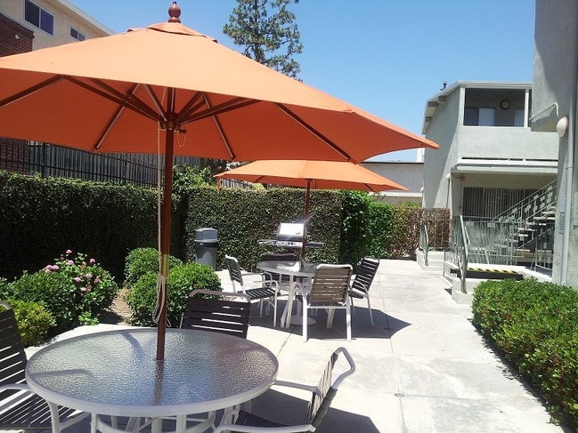 Photo - Oak Knoll Apartments