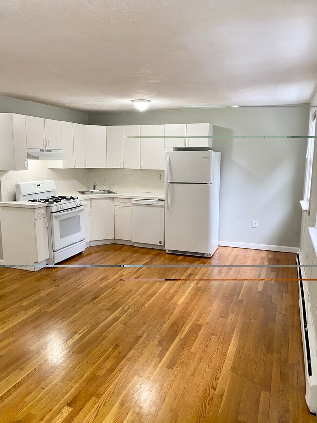 Building Photo - 75 7th St Unit 1