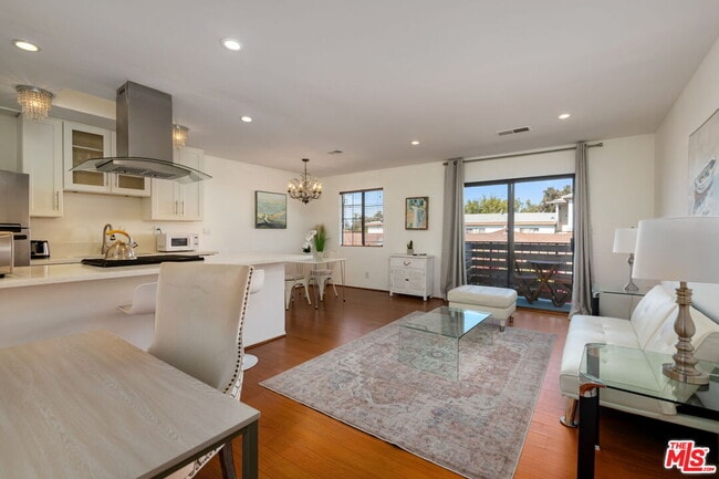 Photo - 1934 18th St Unidad 6