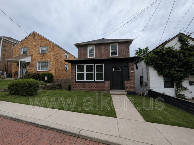 Photo - 2230 Lucina Ave