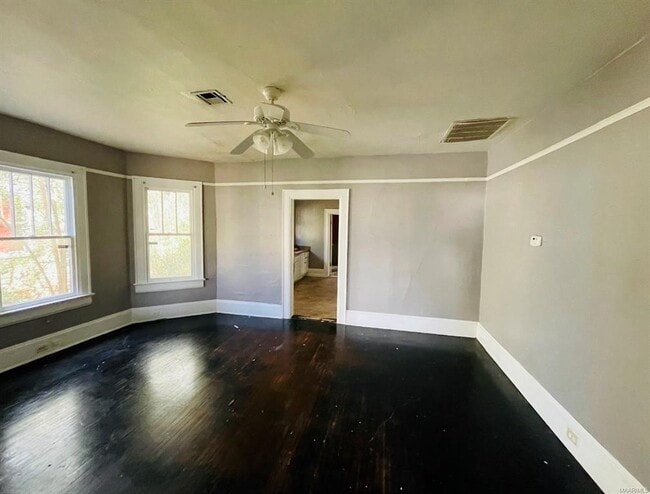 Photo - 39 S Lewis St