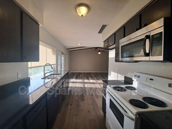 Photo - 2617 Princeton Dr