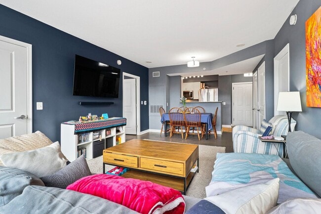 Photo - 2 Bedroom 2 Bath Condo Open Floor-plan, Stainless Steel Appliances, Pool, Concierge and More