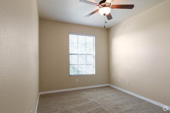 4BR, 2.5BA - 1655SF