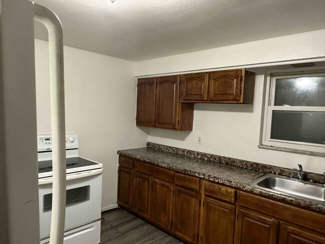 Building Photo - 9534 Glendale Rd