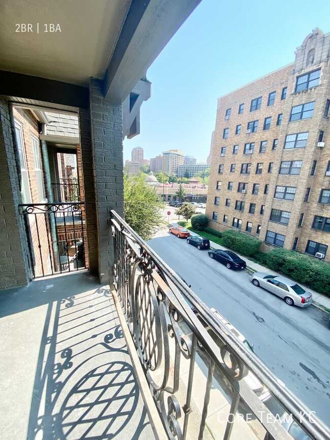 Photo - 710 W 48th St Unidad 302