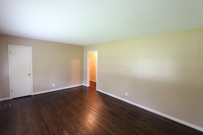 Photo - New On The Market with GREAT FEATURES!  Large 3 Bedroom PLUS Den!!