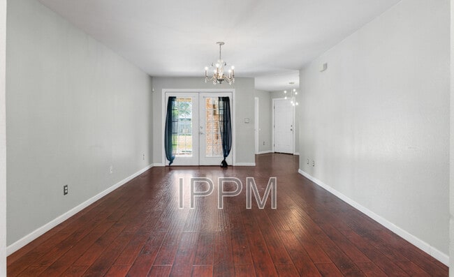 Photo - 5233 Clearview Dr