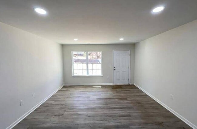 Photo - 4654 Coltsfoot Rd