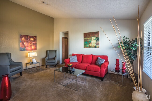 1 BR, 1 BA - 618 SF