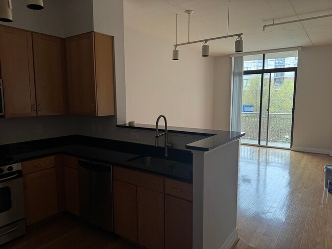 Photo - 1201 N Garfield St Unit 402