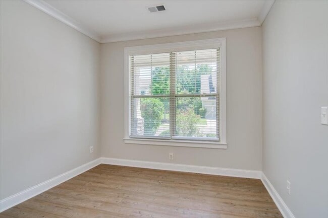 Photo - 5634 Sunbury Loop