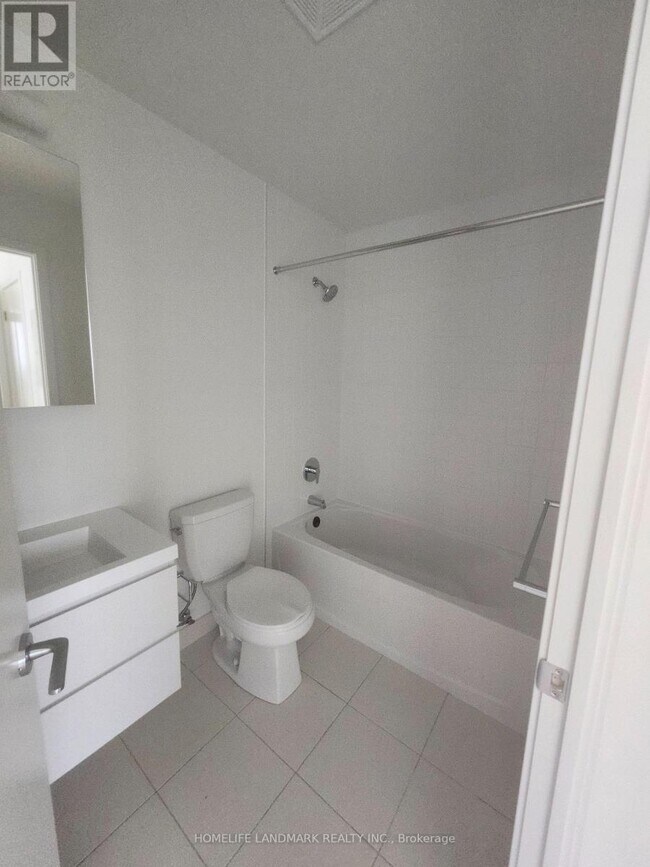 Photo - 56 Andre de Grasse St Unité E1820