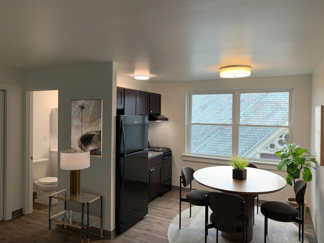 Photo - Executive House Apartments