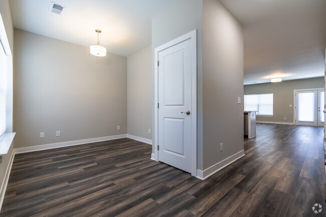 3BR, 2.5BA - 1,682SF - Entrance