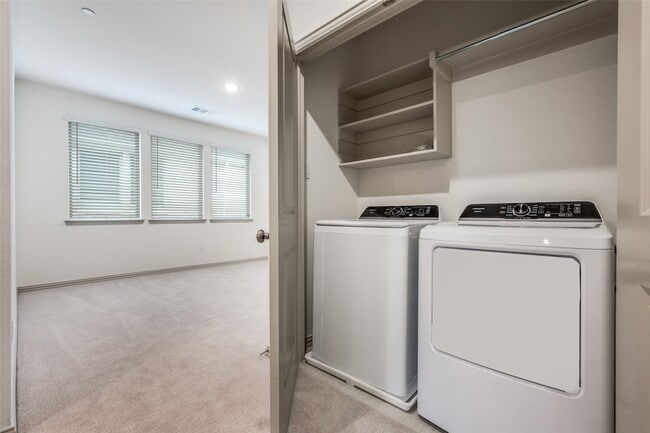 Photo - 512 Parkside Dr