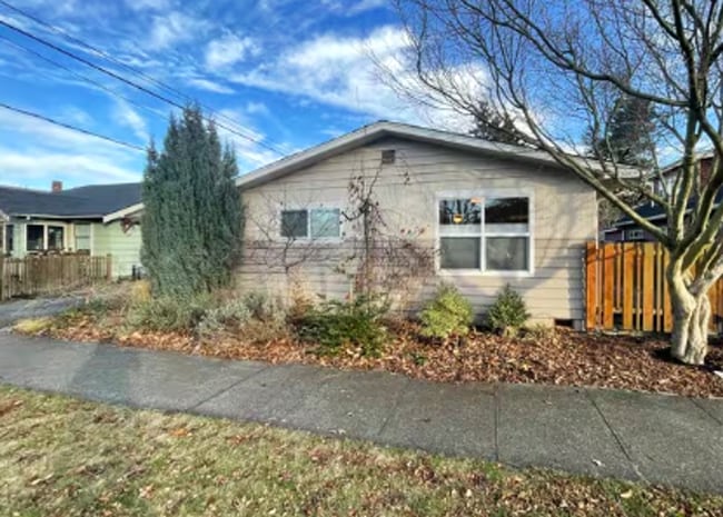 Building Photo - 3-Bed, 2 Bath Home in Columbia Neighborhood!