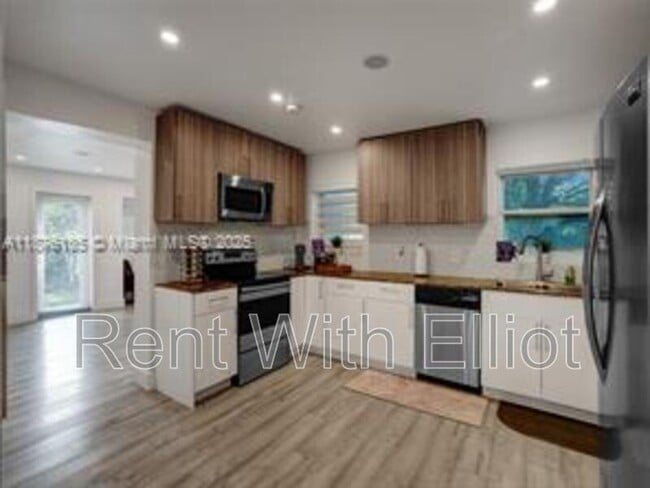 Building Photo - 3291 SW 44th St