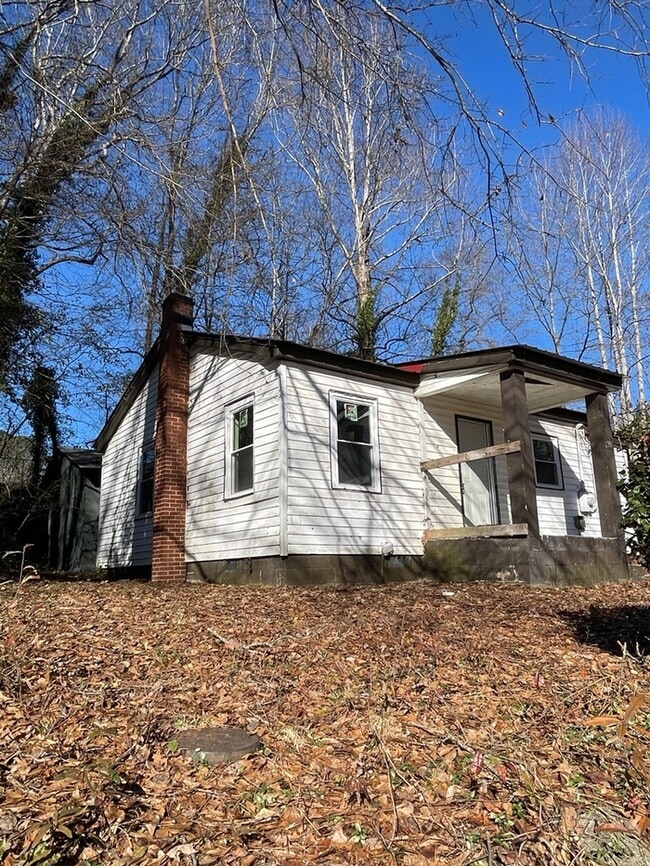 Photo - 220 Baker Cir