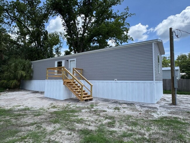 Building Photo - Brand-New 3 Bedroom, 2 Bathroom Mobile Home for Rent – Live Oak, FL