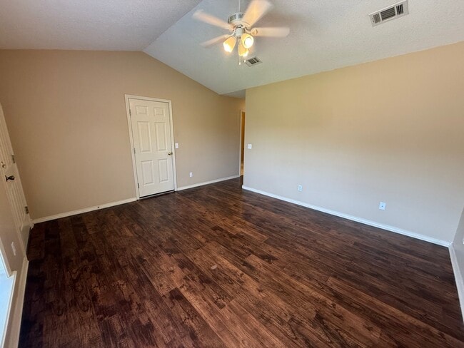 Photo - 2618 W C St