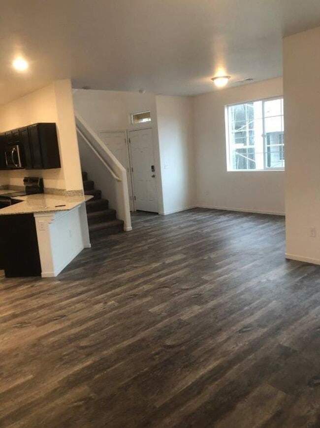 Photo - Spacious 4 Bed, 3 Bath home in Reno!