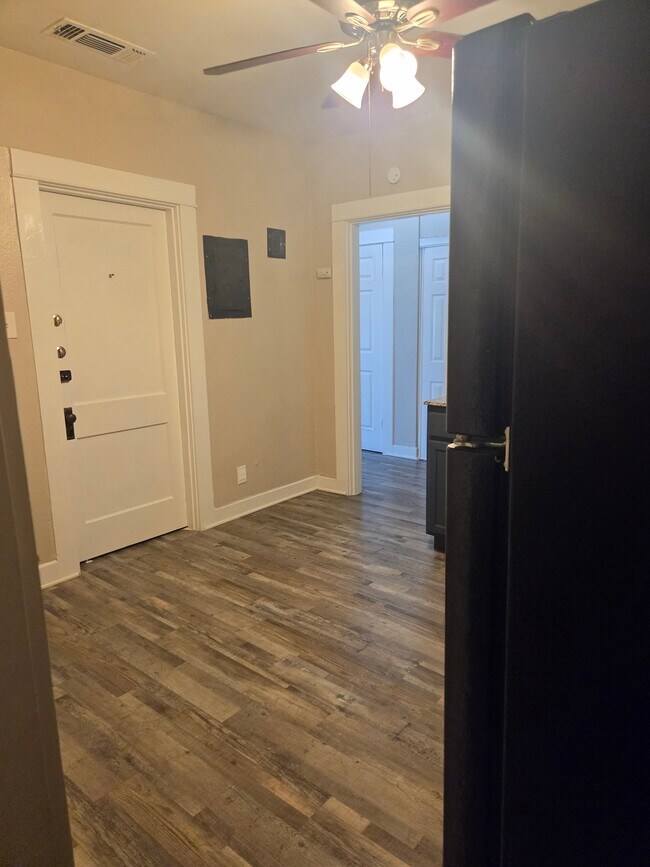 Photo - 301-311 W Leuda St Unit 301 I