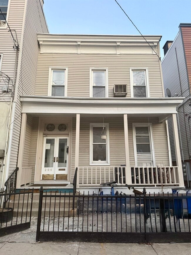 Building Photo - 206 Hancock Ave Unit 1