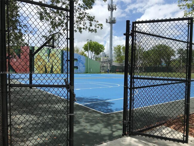 Photo - 2079 NE 167th St Unit 5