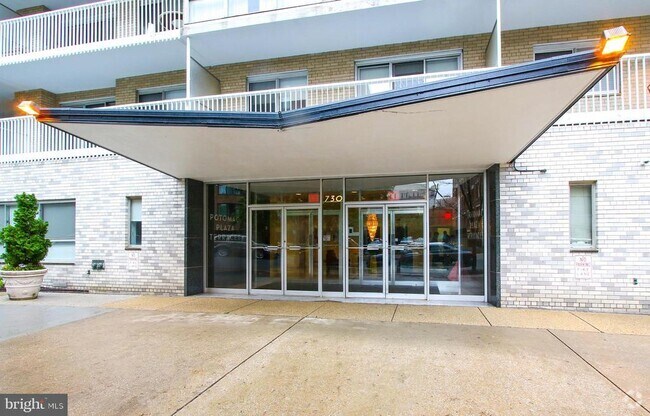 Building Photo - 730 24th St NW Unit 805 Rental