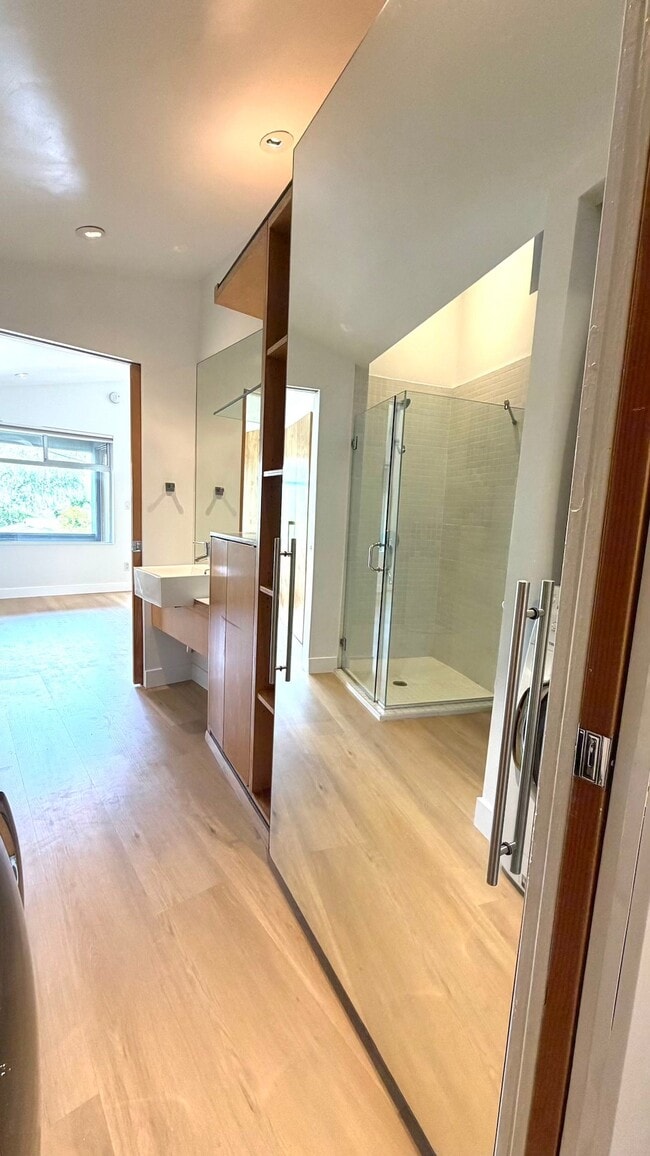 Photo - 2306 Teviot St