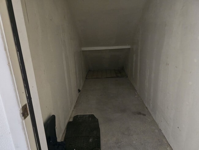 Photo - 2037 NE Stephens St Unit Garage # 1