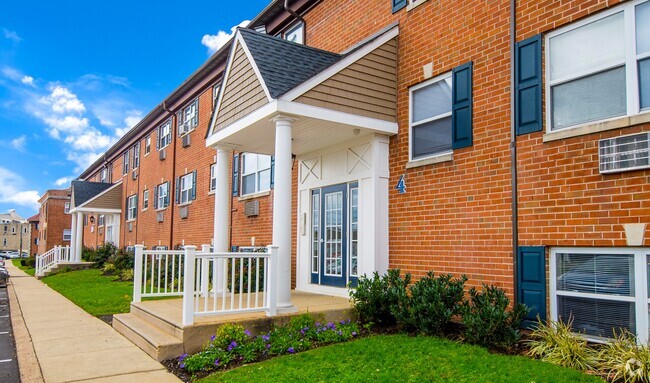 Building Photo - Ashley Court Apartments