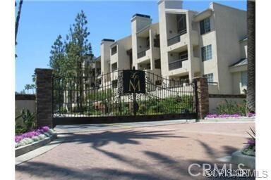 Photo - 5530 Owensmouth Ave Condo Unit 301