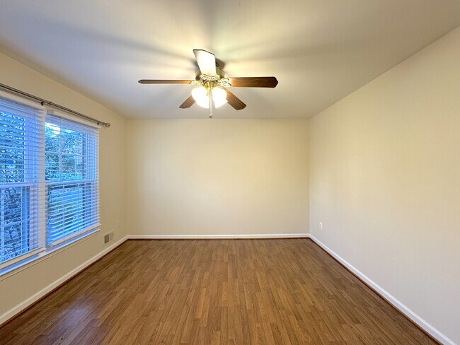 Photo - Charming Reston Townhome: Your Ideal Commuter's Haven