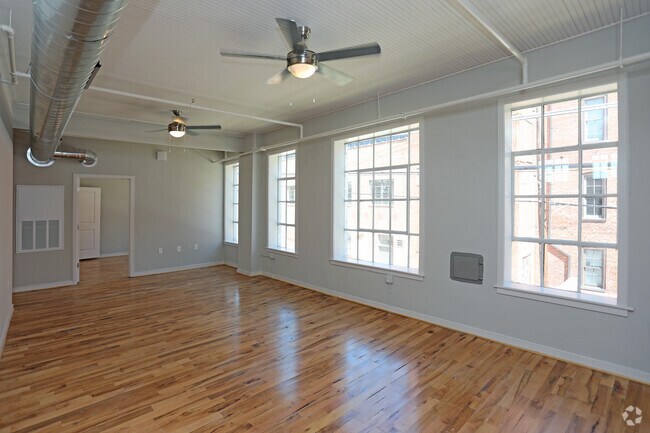3BR,2BA-1340 SF