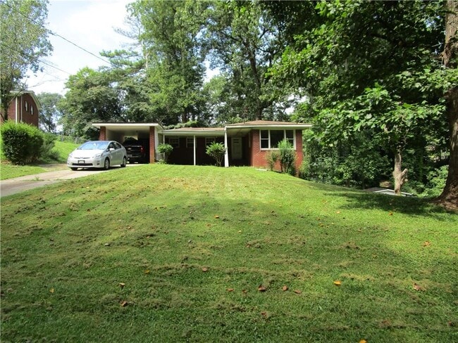 Building Photo - 1147 Enota Cir NE Rental
