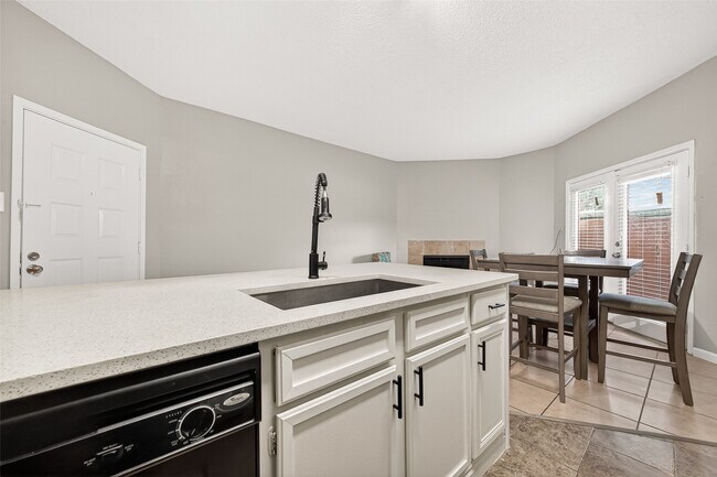 Photo - 10855 Meadowglen Ln Unit 608