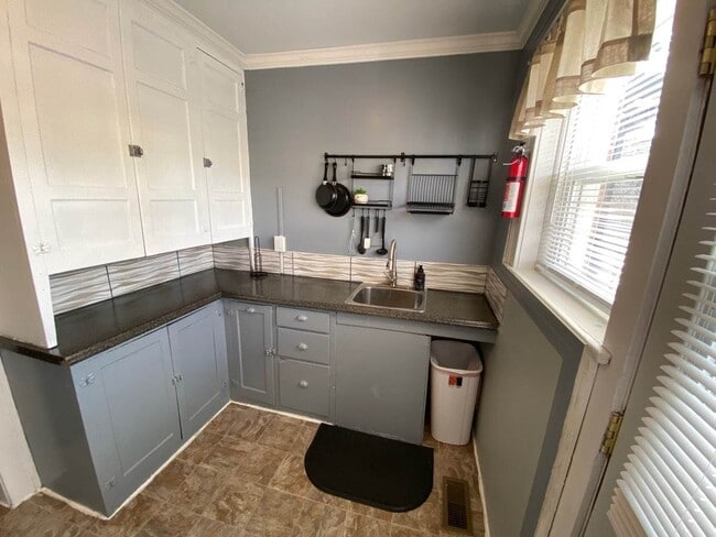 Photo - 309 N Elizabeth St Unit Apt.D