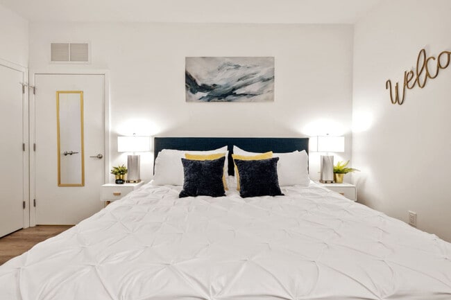 Photo - 120 Neilson St Unit ID1289474P