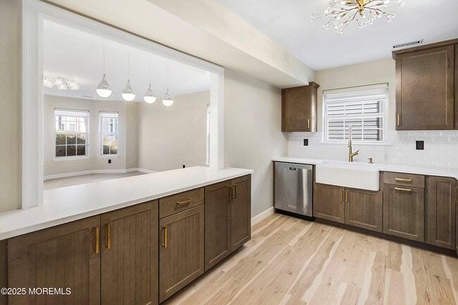 Photo - 103 Hyacinth Ln