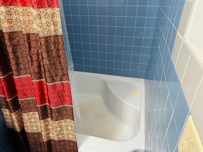 Photo - Furnished Studio with Cable TV and Free Laundry Unidad 10