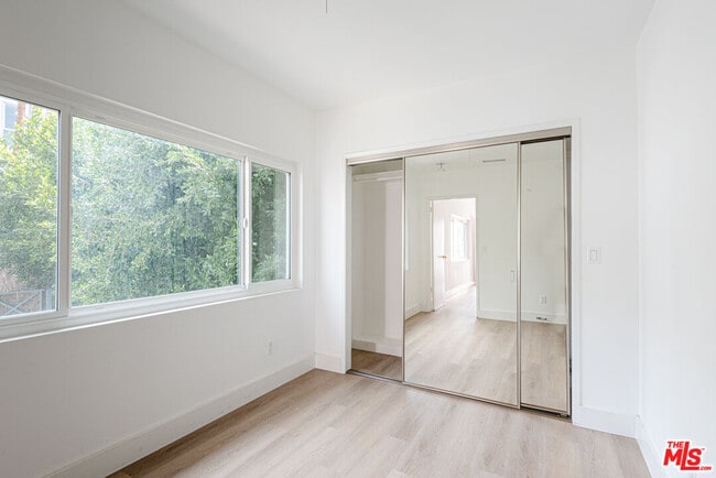 Building Photo - 1040 N Crescent Heights Blvd Rental