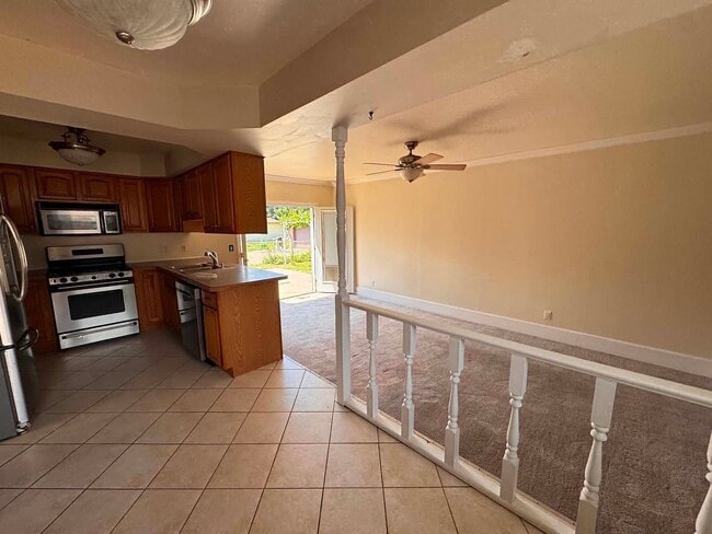 Photo - 32345 Hawthorne Dr