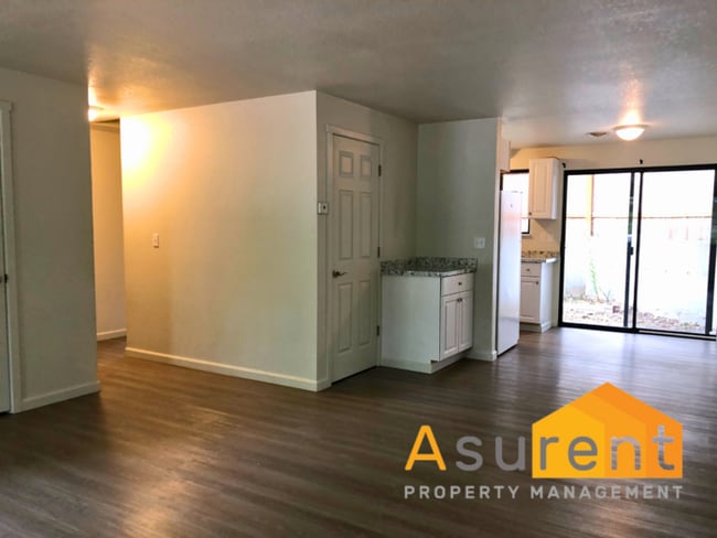$200 off first months rent. Fully Remodele... - $200 off first months rent. Fully Remodele... House