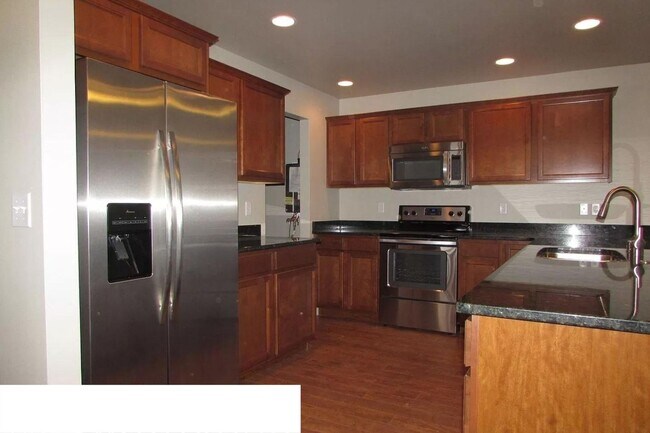 Photo - 7 Bedroom, 2 bath home located minutes fro...