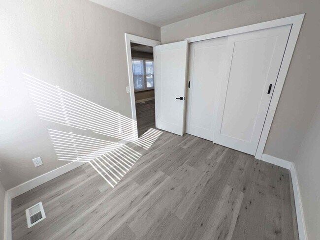 Photo - 433 E Bridge St Apartment Unit 433