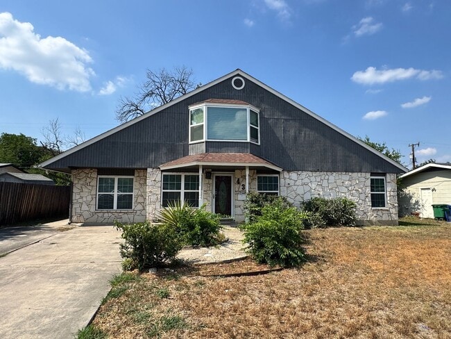 Ready For Move In - Nicely Renovated Large... - Ready For Move In - Nicely Renovated Large... House